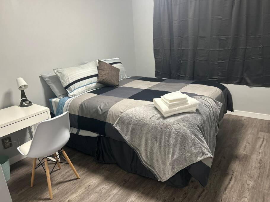Cute Highland Park Upper B Unit Apartment Calgary Exterior photo